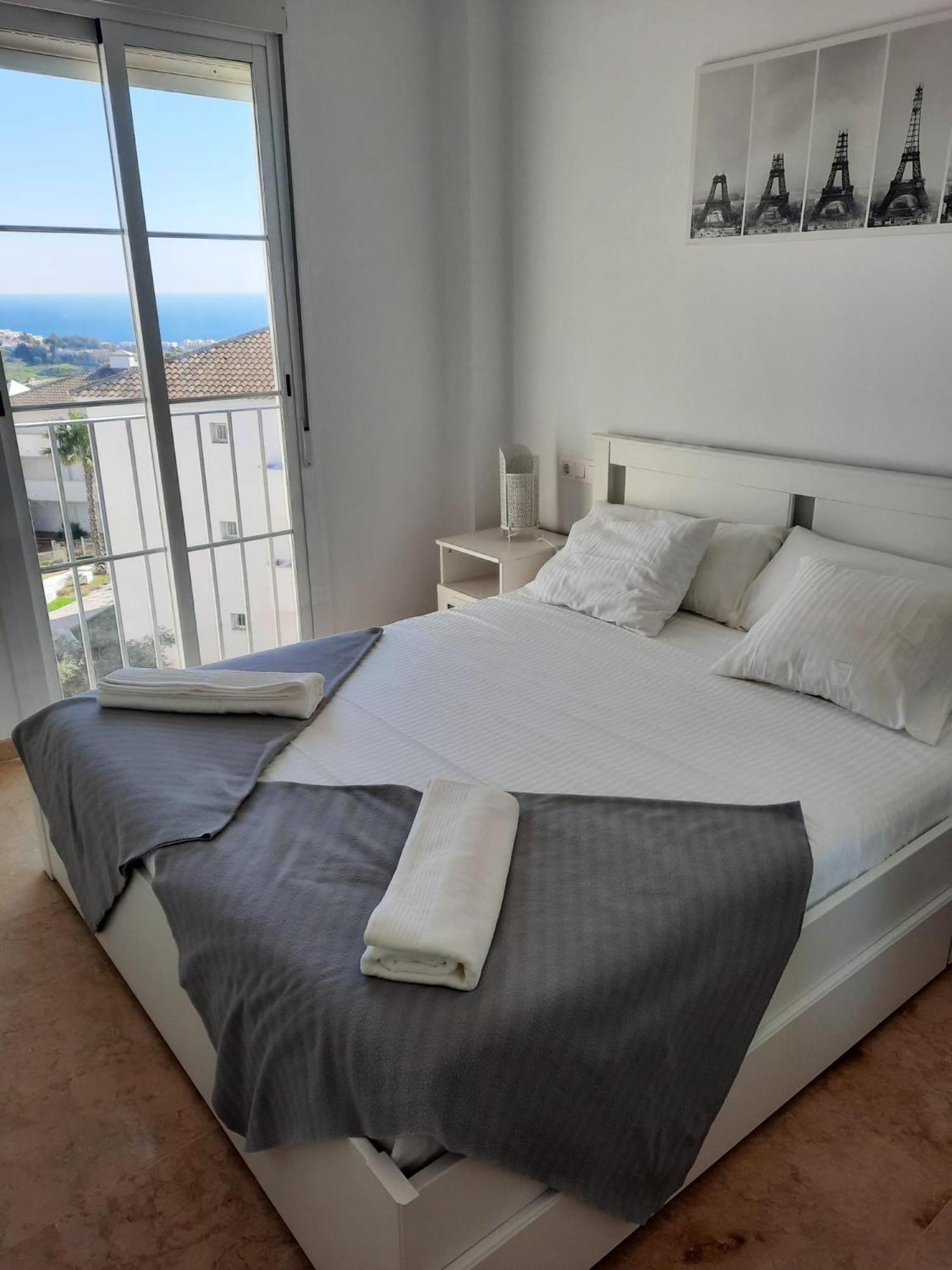 Small Oasis Nelson Mandela Apartment With Sea View, Two Bedrooms, Parking, Terrace And Pool Manilva Exterior photo